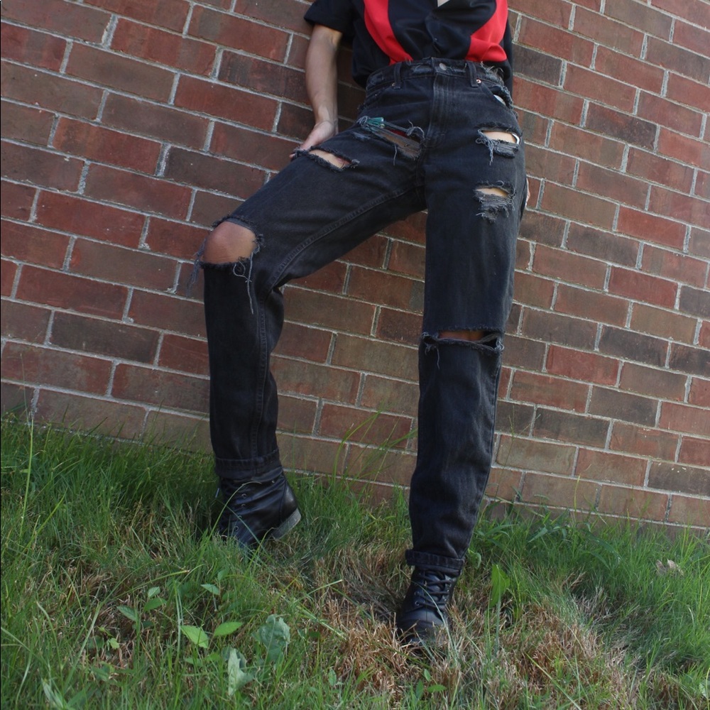 Levi distress jeans